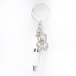 Penna portachiavi bianca con orsetto solidale