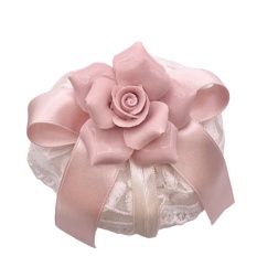 Bomboniera battesimo rosa Capodimonte cuscino pouf